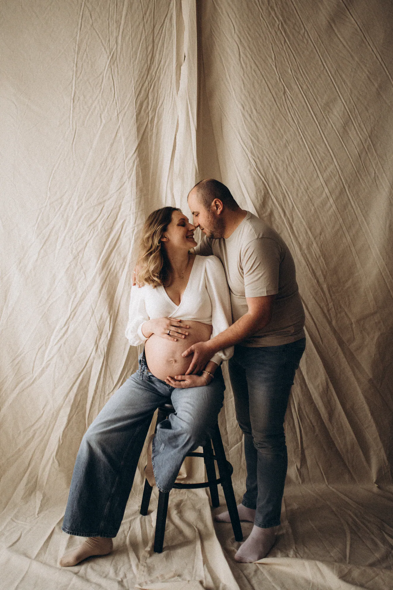Kinga i Mateusz - sesja ciążowa w studio, kadr 7