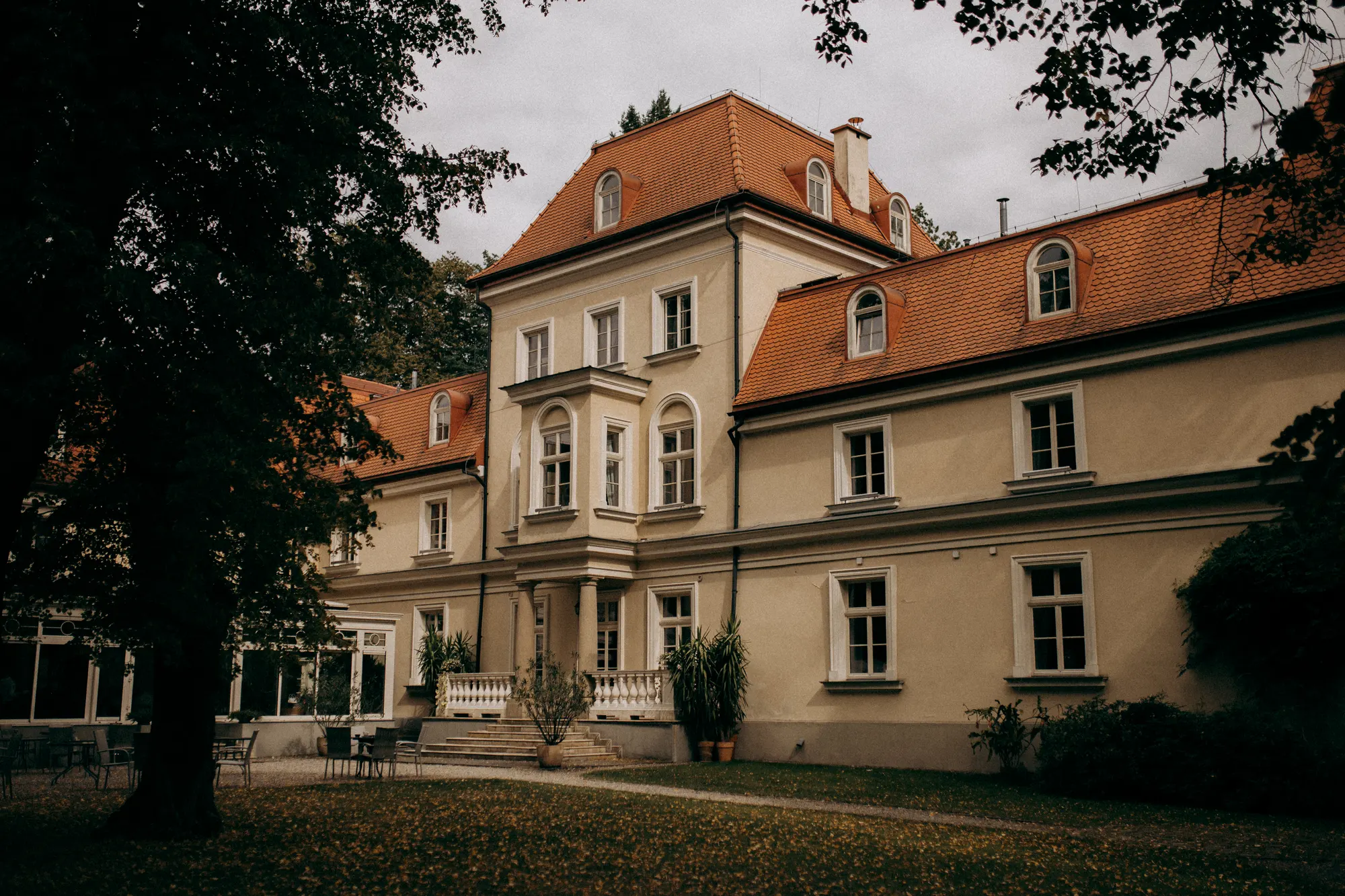 Sylwia i Piotr - ślub i wesele w Dworze Sieraków, kadr 1